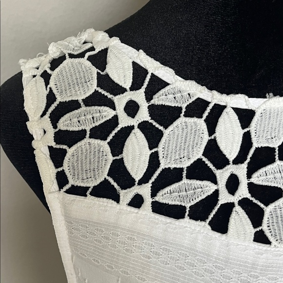 Knox Rose White Lace Mini Dress - Picture 5 of 10